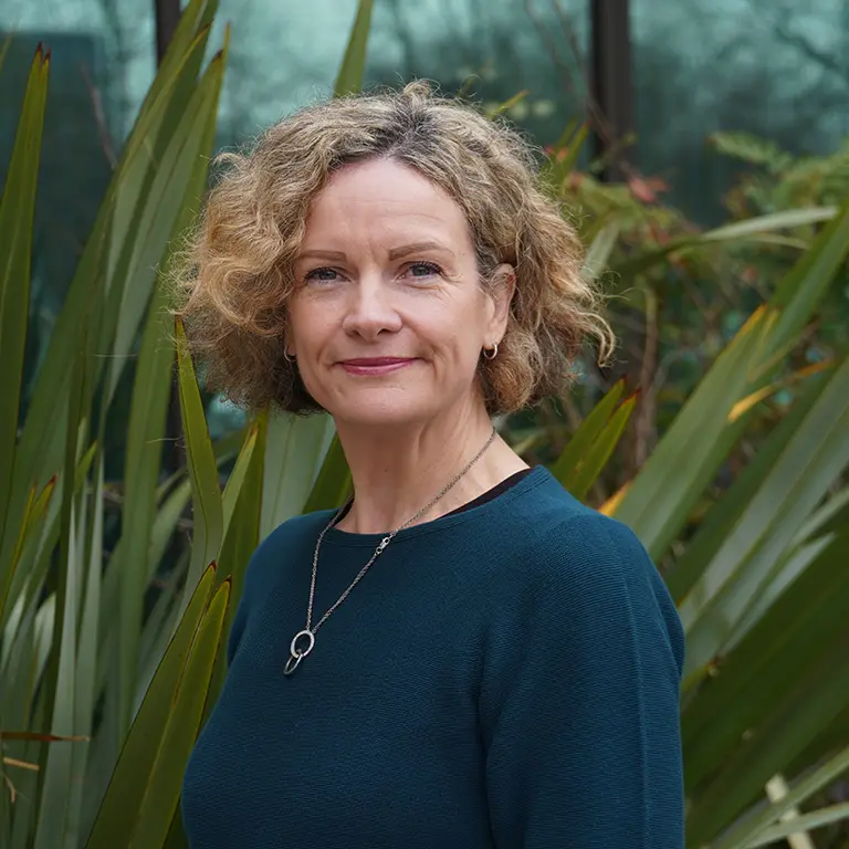 Head shot of Deborah Finlayson